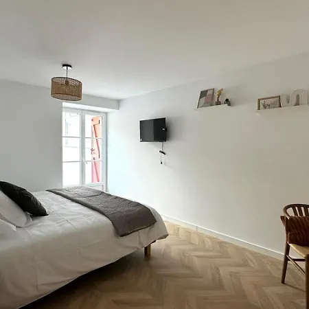 Maison Laurentzenia Bed & Breakfast 3*